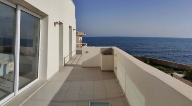 For sale "The waves of Cicirata" seaside villa in Avola with three apartments with sea view
